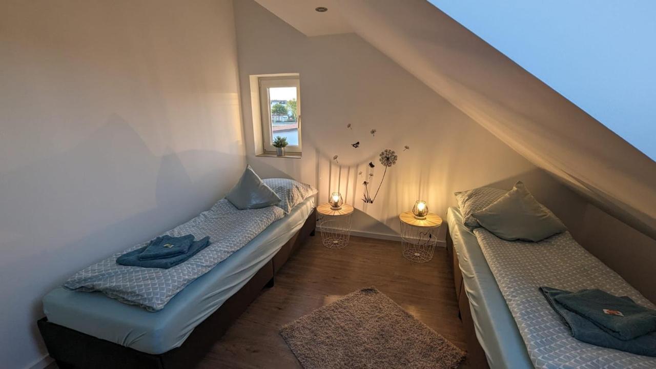 Helle Wohnung Mit Zwei Schlafzimmern Eching  Exterior foto